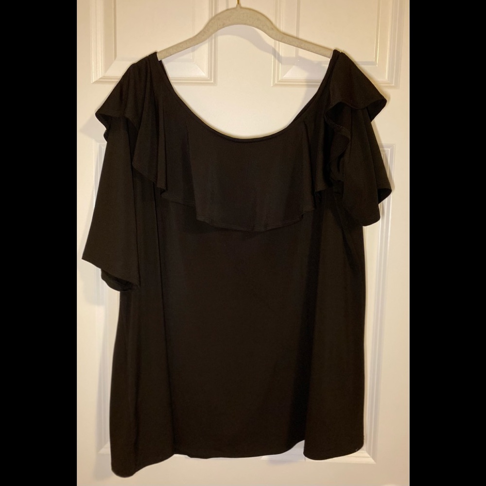 EUC Halston black short sleeve top.